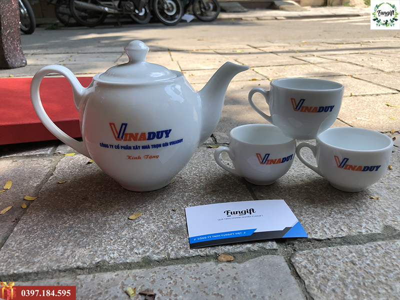 Ấm chén Bát Tràng in logo