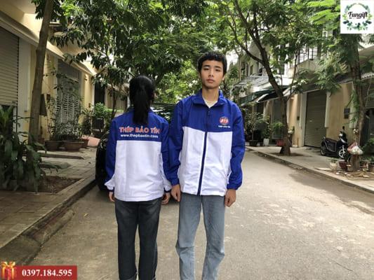Áo khoác dù in logo giá tốt