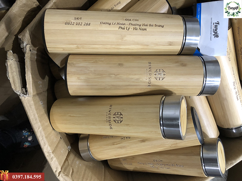 Bình giữ nhiệt vỏ tre in khắc logo theo yêu cầu