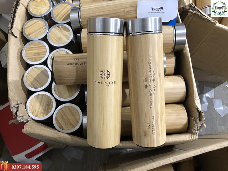 Bình giữ nhiệt vỏ tre khắc chữ và logo theo yêu cầu