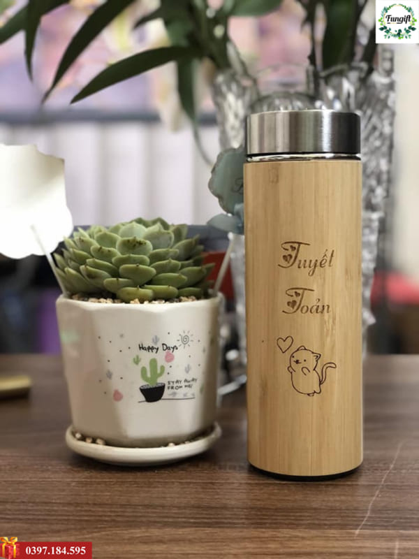 Bình giữ nhiệt vỏ tre khắc tên dành cho cặp đôi yêu nhau