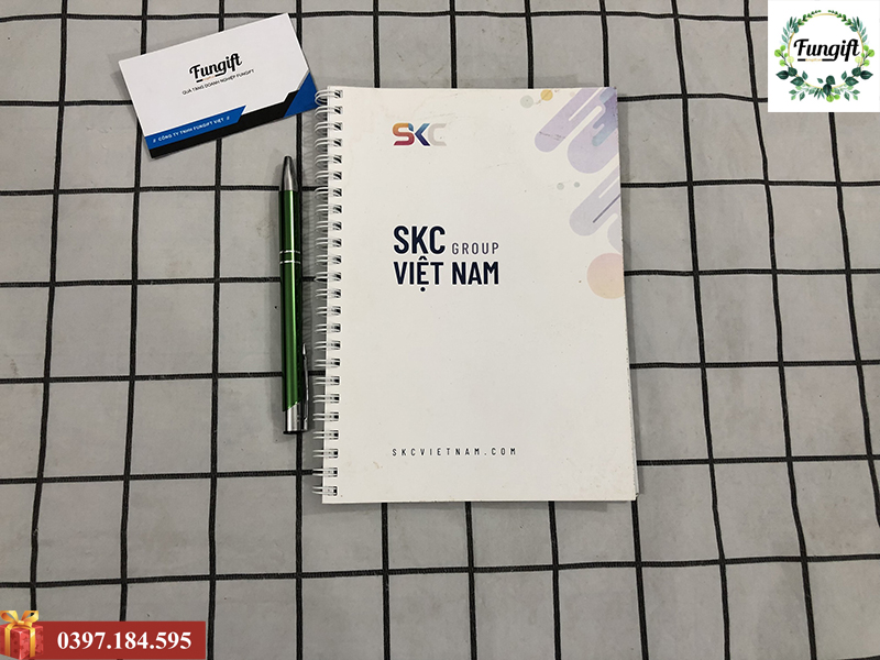 Bộ quà tặng bút và sổ lò xo in logo theo yêu cầu