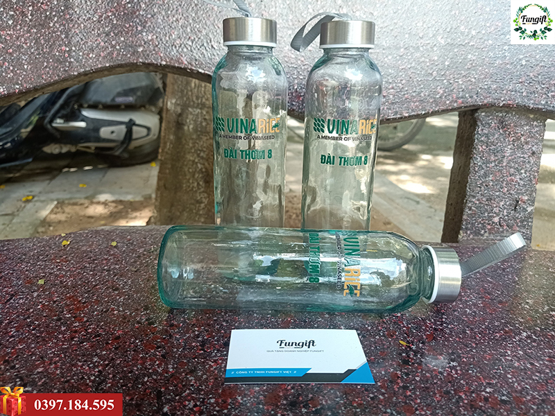 Chai tròn thủy tinh nắp vặn 300ml in logo theo yêu cầu