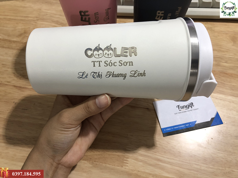 Cốc Coffee nắp bật khắc logo làm quà tặng
