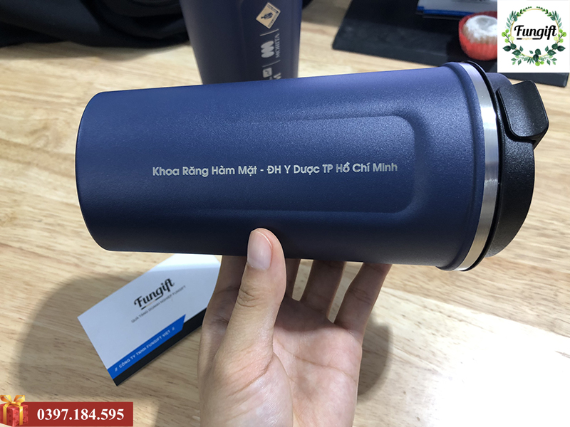 Cốc giữ nhiệt coffee nắp bật khắc logo theo yêu cầu làm quà tặng