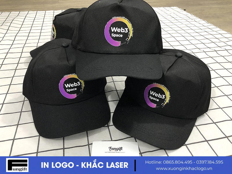 Mũ lưỡi trai đen in logo theo yêu cầu