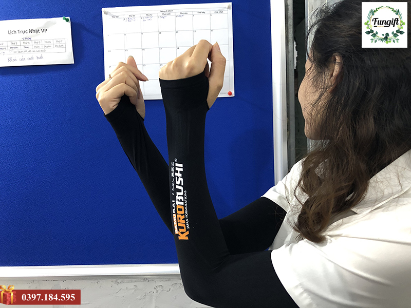 Nhận in logo lên găng tay chống nắng