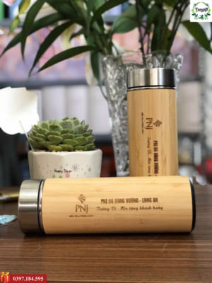 Quà tặng bình vỏ tre giữ nhiệt khắc logo cho các chương trình sự kiện