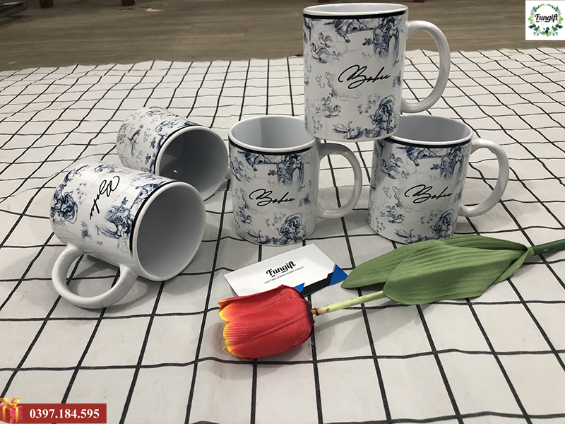Quà tặng cốc sứ đổi màu in hình theo yêu cầu