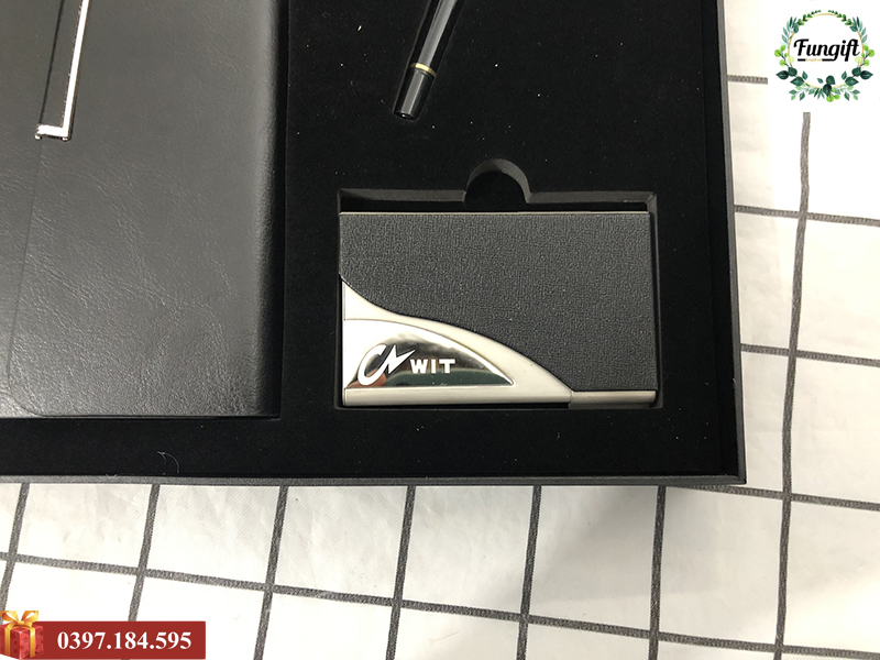 Xưởng quà tặng in logo giá rẻ
