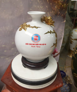 Bình tài lộc nền trắng dát vàng làm quà tặng