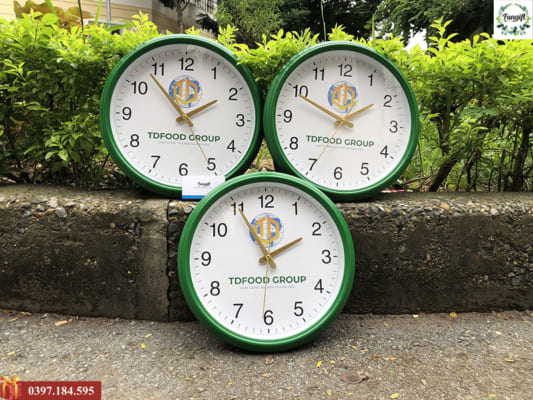 Đặt đồng hồ treo tường in logo làm quà tặng