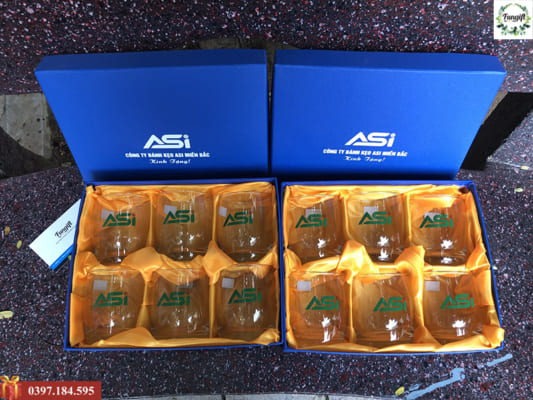 Ly thủy tinh in logo