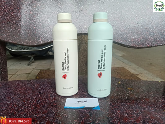 Nhận gia công in logo Red Hat lên bình giữ nhiệt làm quà tặng