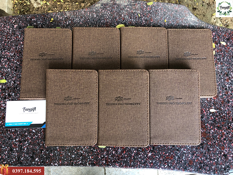 Ví da đựng giấy tờ in logo theo yêu cầu làm quà tặng