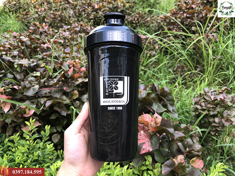 Bình lắc sữa bột in logo đại học xây dựng