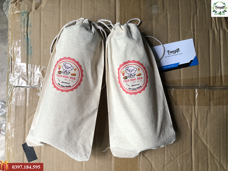 Bình nước kèm túi đựng in logo theo yêu cầu