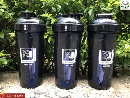 Cốc lắc 700ml in logo đại học xây dựng để làm quà tặng sự kiện