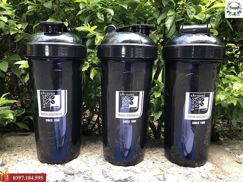 Cốc lắc 700ml in logo đại học xây dựng để làm quà  tặng sự kiện 