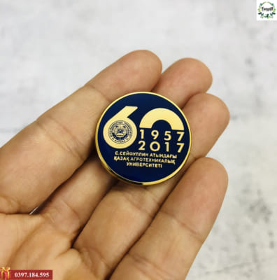 In huy hiệu theo yêu cầu giá rẻ