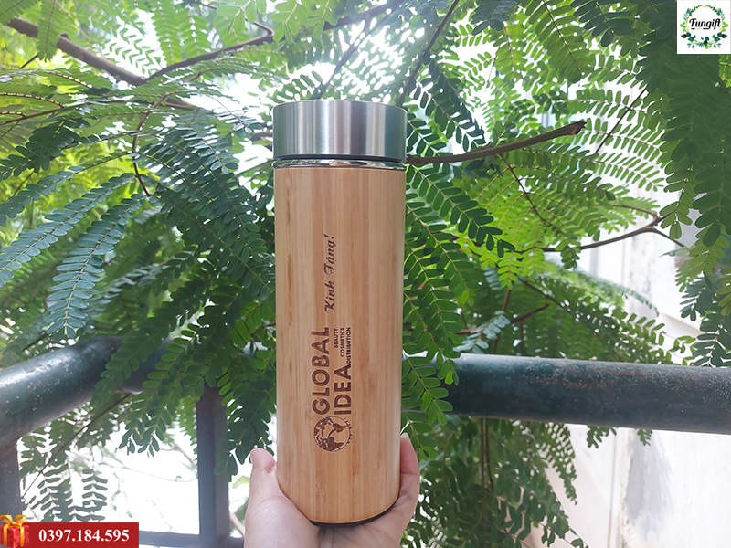 Khắc logo lên bình nước giá rẻ
