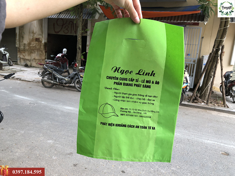 Túi nilon in logo cửa hàng bảo hộ Ngọc Linh