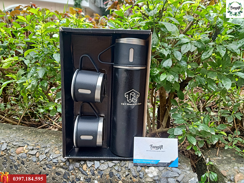 Bộ bình cốc khắc theo yêu cầu làm quà tặng tri ân 20/11