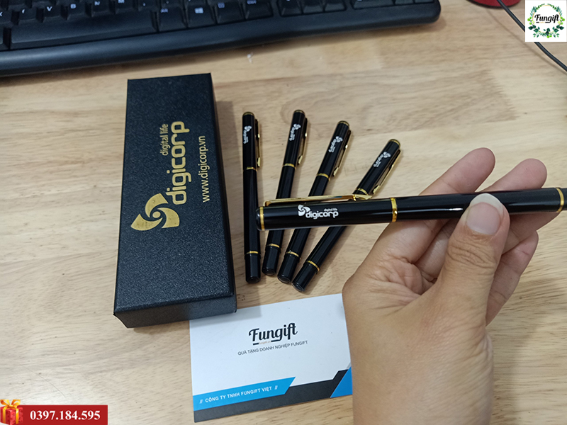Chuyên bút ký khắc logo kèm hộp