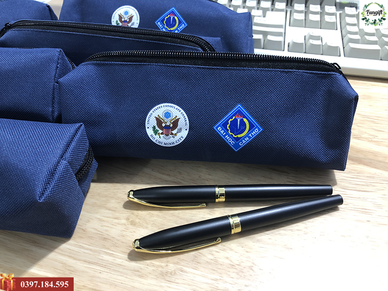 Chuyên may túi bút in logo theo yêu cầu