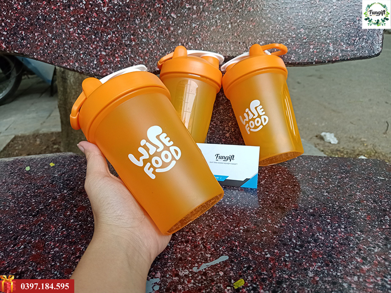 Cốc lắc in logo theo yêu cầu làm quà tặng