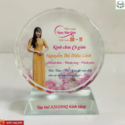 in cúp pha lê theo yêu cầu giá rẻ