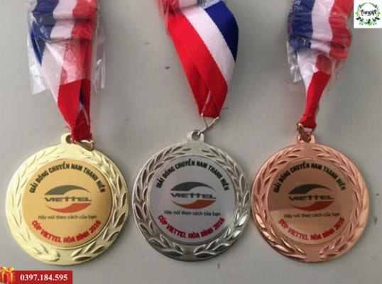 nhận in huy chương giá rẻ Quảng Ninh