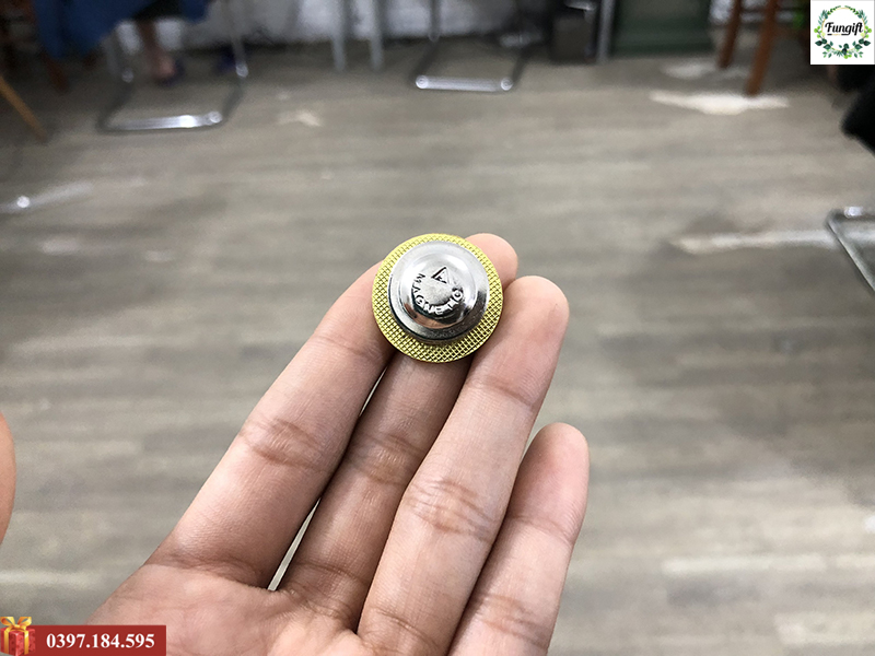 pin cài áo kim loại giá rẻ
