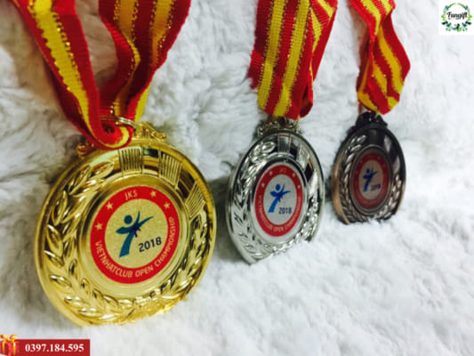 Thiết kế huy chương theo yêu cầu