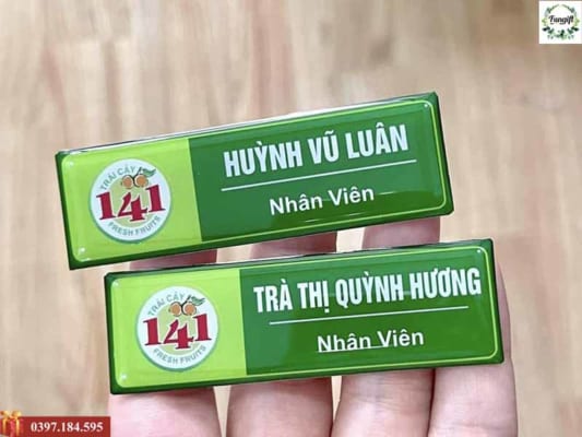 Bảng tên nhân viên