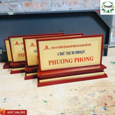 Biển chức danh chủ tịch hội đồng quản trị