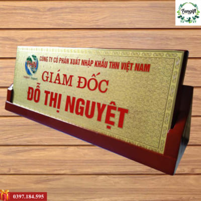 Biển chức danh giám đốc