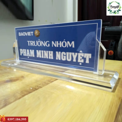 Biển chức danh để bàn