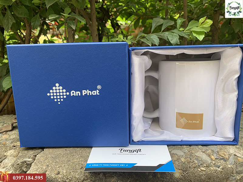 Chuyên cốc sứ in logo theo yêu cầu kèm hộp xi quà tặng