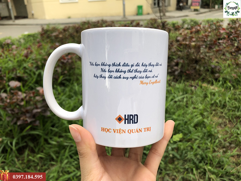 Ly sứ in logo làm quà tặng theo yêu cầu giá rẻ Hà Nội