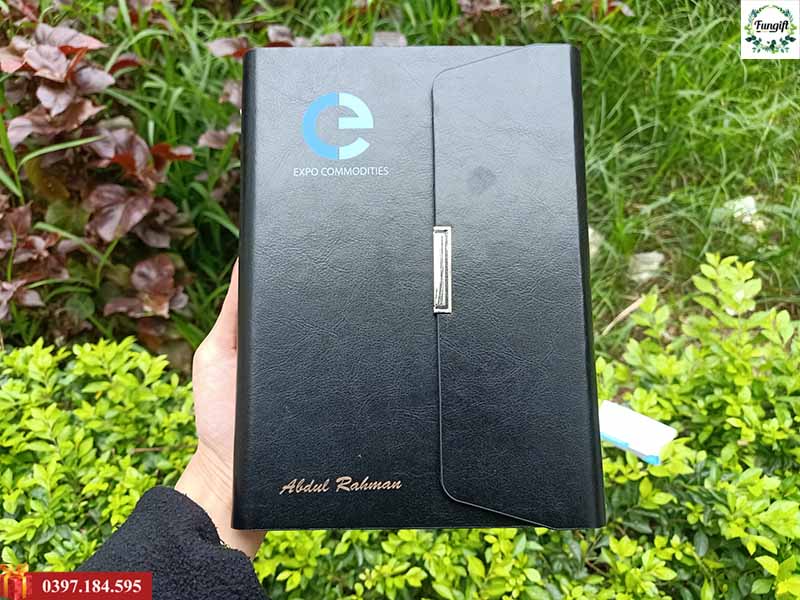 Sổ da khắc tên theo yêu cầu