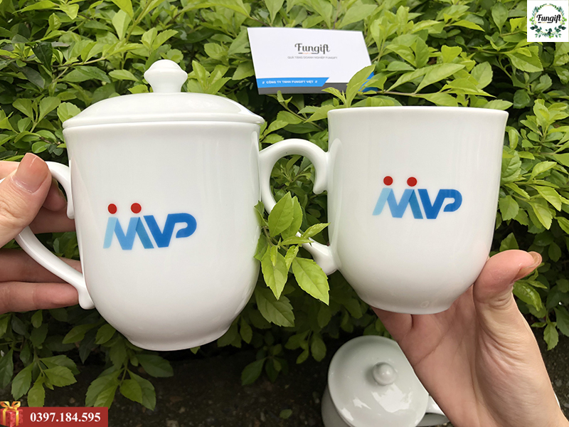 Cốc sứ Bát Tràng in logo làm quà tặng
