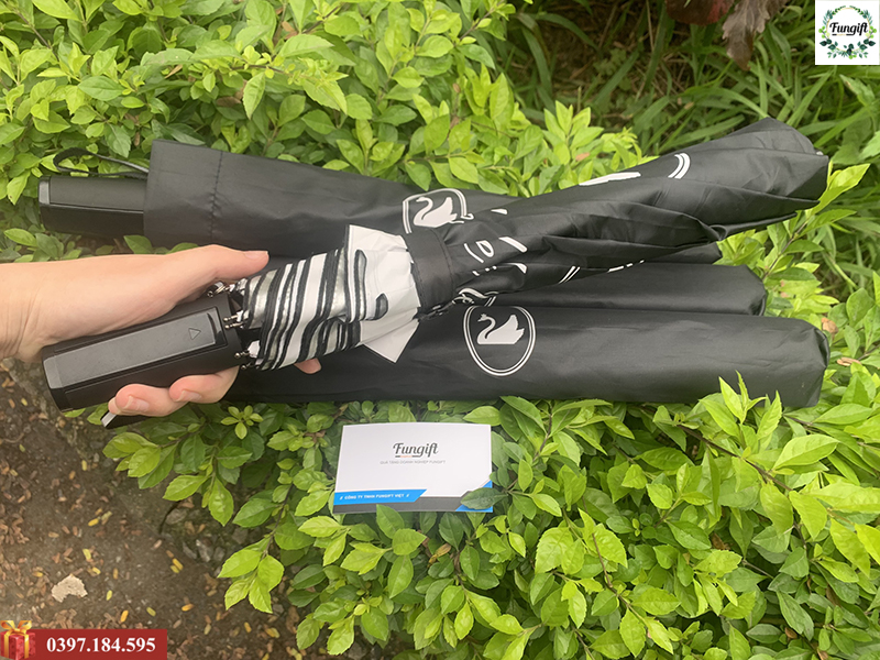 Dù in logo công ty