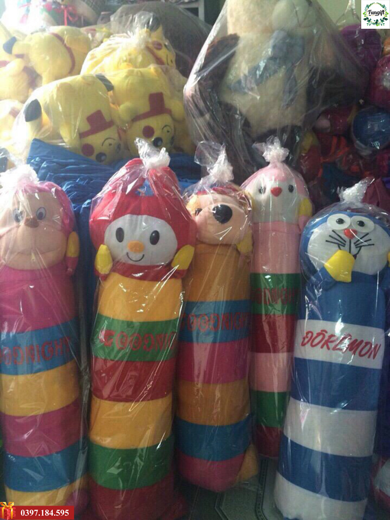 Gối ôm hình con sâu