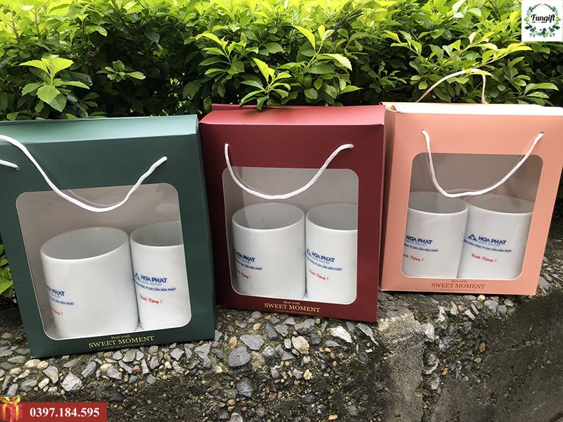 Ly sứ in logo làm quà tặng 8-3 cho công nhân viên