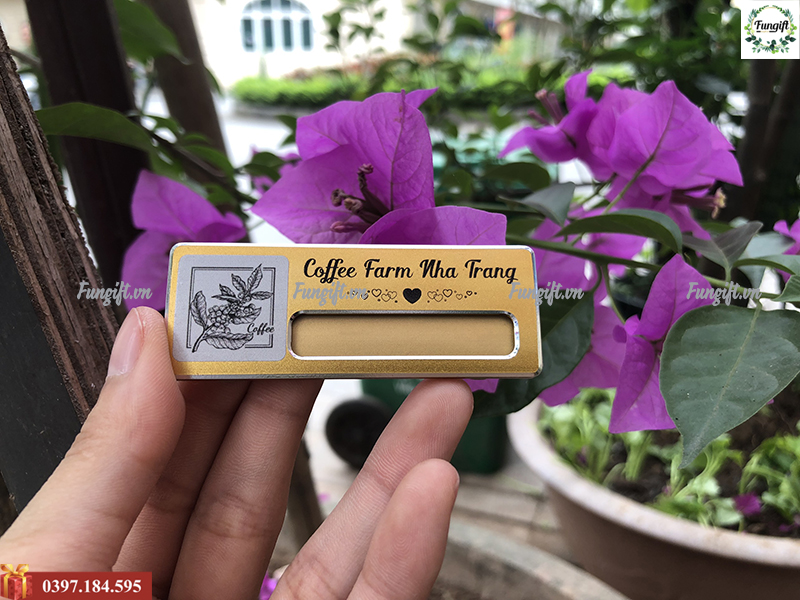 Chuyên in bảng tên theo yêu cầu