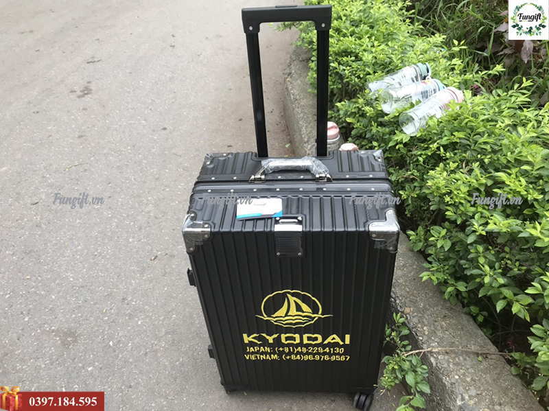 đặt vali in theo yêu cầu giá rẻ