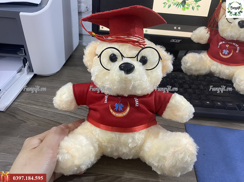 Gấu bông cử nhân in logo làm quà tặng