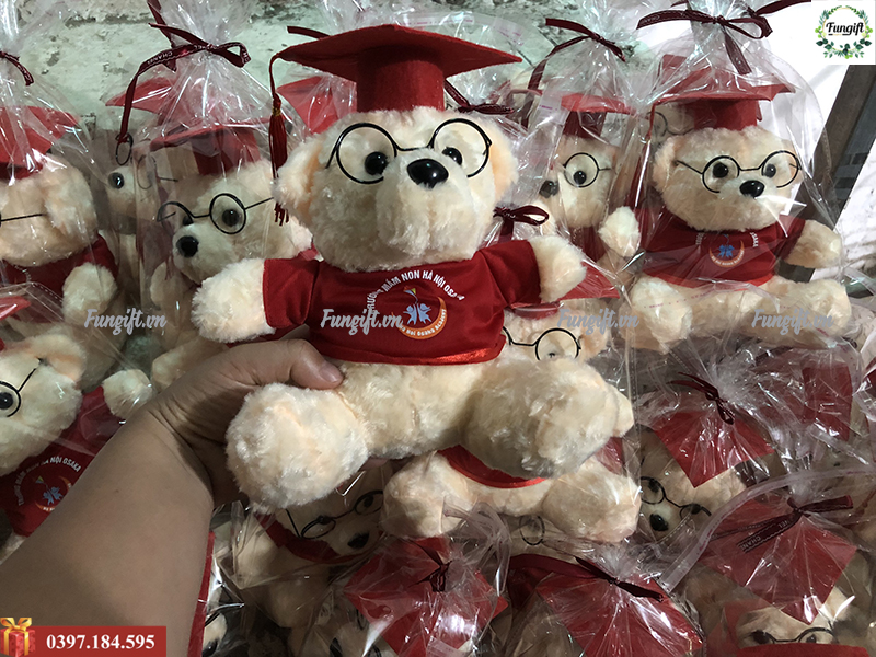 Gấu bông tốt nghiệp in logo theo yêu cầu