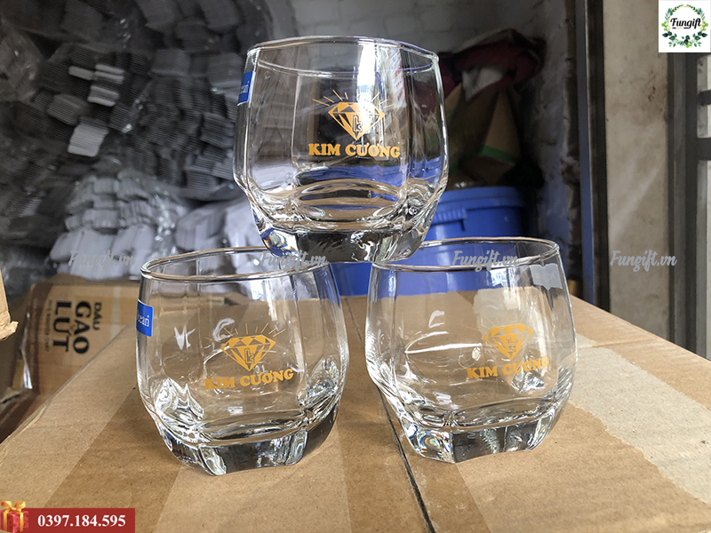 In ly thủy tinh số lượng ít